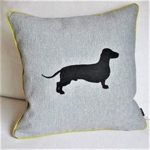 Lade das Bild in den Galerie-Viewer, Kissenhülle "Dackel" 45 x 45 cm Kissen Kunsthandel Rueckeshaeuser