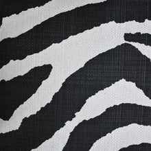 Lade das Bild in den Galerie-Viewer, Kissenhülle "Krüger" 45 x 45 cm Kissen Kunsthandel Rueckeshaeuser