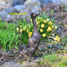 Lade das Bild in den Galerie-Viewer, Laufente aus Bronze / Höhe 30 cm Gartendekoration Kunsthandel Rueckeshaeuser