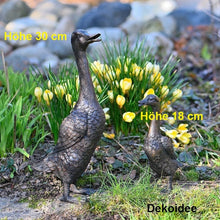 Lade das Bild in den Galerie-Viewer, Laufente aus Bronze / Höhe 30 cm Gartendekoration Kunsthandel Rueckeshaeuser