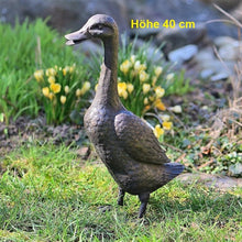 Lade das Bild in den Galerie-Viewer, Laufente aus Bronze / Höhe 40 cm Gartendekoration Kunsthandel Rueckeshaeuser