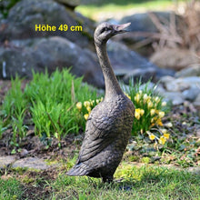 Lade das Bild in den Galerie-Viewer, Laufente aus Bronze / Höhe 49 cm Gartendekoration Kunsthandel Rueckeshaeuser