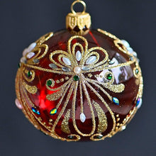 Lade das Bild in den Galerie-Viewer, Mundgeblasene Weihnachtskugel / rot/gold, glänzend/transparent mit floralem Muster / 8 cm Mundgeblasene Weihnachtskugel Kunsthandel Rueckeshaeuser