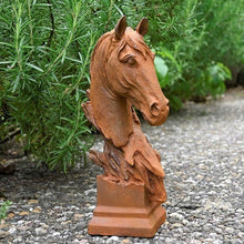 Lade das Bild in den Galerie-Viewer, Pferdekopfskulptur aus Gußeisen Gartendekoration Kunsthandel Rueckeshaeuser