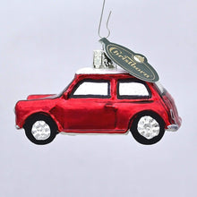 Lade das Bild in den Galerie-Viewer, Roter Mini mit weißem Dach Mundgeblasener Weihnachtsschmuck Kunsthandel Rueckeshaeuser