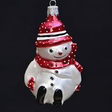 Lade das Bild in den Galerie-Viewer, Schneemann sitzend Mundgeblasener Weihnachtsschmuck Kunsthandel Rueckeshaeuser