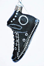 Lade das Bild in den Galerie-Viewer, Sneaker / schwarz/silber Mundgeblasener Weihnachtsschmuck Kunsthandel Rueckeshaeuser