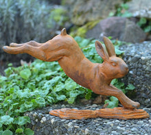 Lade das Bild in den Galerie-Viewer, Springender Edelrost Hase Gartendekoration Kunsthandel Rueckeshaeuser