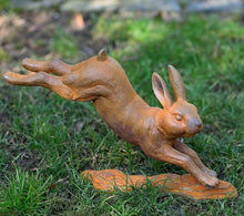 Lade das Bild in den Galerie-Viewer, Springender Edelrost Hase Gartendekoration Kunsthandel Rueckeshaeuser