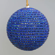 Lade das Bild in den Galerie-Viewer, Außergewöhnliche Kugel im Glitzerkleid, blau, 10 cm Mundgeblasener Weihnachtsschmuck Kunsthandel Rueckeshaeuser
