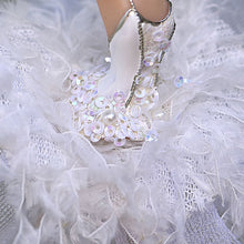Lade das Bild in den Galerie-Viewer, Ballerina im weißen Ballettkleid / Arme nach oben Weihnachtsbaumschmuck Kunsthandel Rueckeshaeuser

