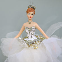 Lade das Bild in den Galerie-Viewer, Ballerina in cremefarbenem Blütenröckchen / Arme zur Seite Weihnachtsbaumschmuck Kunsthandel Rueckeshaeuser
