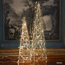 Lade das Bild in den Galerie-Viewer, Beleuchtete Weihnachtsbaumpyramide, Höhe 40 cm Weihnachtsdekoration Kunsthandel Rueckeshaeuser
