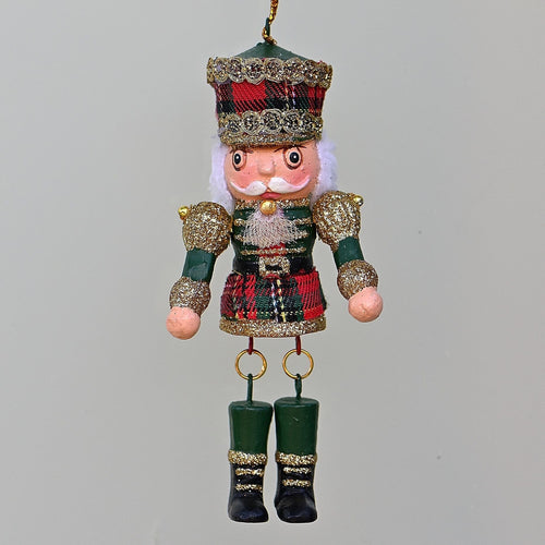 Bezaubernder Nussknacker in grün mit beweglichen Beinen Weihnachtsdekoration Kunsthandel Rueckeshaeuser