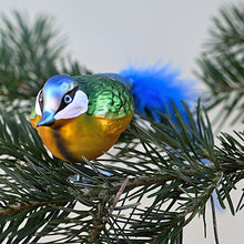 Lade das Bild in den Galerie-Viewer, Blaumeise aus Glas, auf Clip Mundgeblasener Weihnachtsschmuck Kunsthandel Rueckeshaeuser
