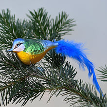 Lade das Bild in den Galerie-Viewer, Blaumeise aus Glas, auf Clip Mundgeblasener Weihnachtsschmuck Kunsthandel Rueckeshaeuser
