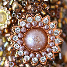Lade das Bild in den Galerie-Viewer, Braune Juwelenpyramide, 36 cm Weihnachtsbaumschmuck Kunsthandel Rueckeshaeuser
