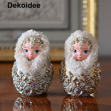 Lade das Bild in den Galerie-Viewer, Edle Matrjoschka in prachtvollem, silbernem Gewand Mundgeblasener Weihnachtsschmuck Kunsthandel Rueckeshaeuser
