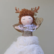 Lade das Bild in den Galerie-Viewer, Engelchen mit Herz und Fellröckchen mit Blüten Weihnachtsbaumschmuck Kunsthandel Rueckeshaeuser
