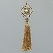 Lade das Bild in den Galerie-Viewer, Goldene Quaste mit Juwelenstern Weihnachtsbaumschmuck Kunsthandel Rueckeshaeuser
