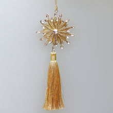 Lade das Bild in den Galerie-Viewer, Goldene Quaste mit Stern Weihnachtsbaumschmuck Kunsthandel Rueckeshaeuser

