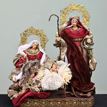 Lade das Bild in den Galerie-Viewer, Heilige Familie im Stil neapolitanischer Krippenfiguren Weihnachtsdekoration Kunsthandel Rueckeshaeuser
