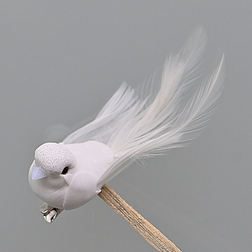 Kleiner weißer Vogel auf Clip geradeaus schauend Weihnachtsdekoration Kunsthandel Rueckeshaeuser