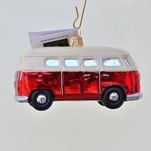 Lade das Bild in den Galerie-Viewer, Legendärer, weihnachtlicher VW Bus &quot;Bulli&quot; Mundgeblasener Weihnachtsschmuck Kunsthandel Rueckeshaeuser
