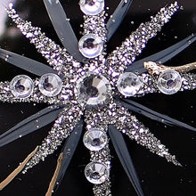Lade das Bild in den Galerie-Viewer, Mundgeblasene Weihnachtskugel, schwarz glänzend mit Sternenmuster, 8 cm Mundgeblasene Weihnachtskugel Kunsthandel Rueckeshaeuser
