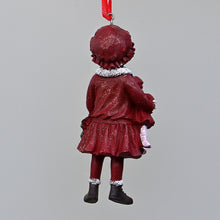 Lade das Bild in den Galerie-Viewer, Nostalgiekinder / Mädchen mit Puppe und Kranz Weihnachtsbaumschmuck Kunsthandel Rueckeshaeuser
