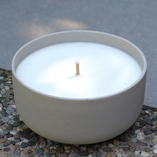 Lade das Bild in den Galerie-Viewer, Outdoor Kerzenschale, Farbe elfenbein, Durchmesser 25 cm Outdoorkerzen Kunsthandel Rueckeshaeuser
