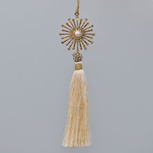 Lade das Bild in den Galerie-Viewer, Quaste mit Juwelenstern elfenbein Weihnachtsbaumschmuck Kunsthandel Rueckeshaeuser
