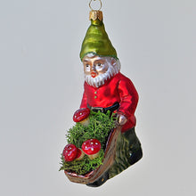 Lade das Bild in den Galerie-Viewer, Reizender Zwerg mit Schubkarre Mundgeblasener Weihnachtsschmuck Kunsthandel Rueckeshaeuser
