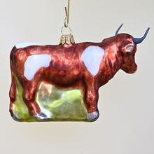 Lade das Bild in den Galerie-Viewer, Rotbunte Kuh Mundgeblasener Weihnachtsschmuck Kunsthandel Rueckeshaeuser
