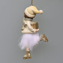 Lade das Bild in den Galerie-Viewer, Schlittschuhmädchen mit Geschenkpäckchen Weihnachtsbaumschmuck Kunsthandel Rueckeshaeuser
