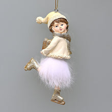 Lade das Bild in den Galerie-Viewer, Schlittschuhmädchen mit Geschenkpäckchen Weihnachtsbaumschmuck Kunsthandel Rueckeshaeuser
