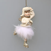 Lade das Bild in den Galerie-Viewer, Schlittschuhmädchen mit Muff Weihnachtsbaumschmuck Kunsthandel Rueckeshaeuser
