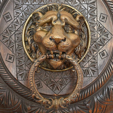 Lade das Bild in den Galerie-Viewer, Türklopfer Löwenkopf aus Bronze, Historismus, Ende des 19. Jahrhunderts (A) Bronzeskulpturen Kunsthandel Rueckeshaeuser

