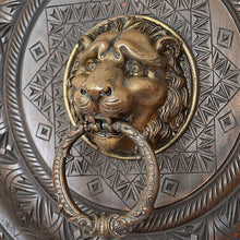 Lade das Bild in den Galerie-Viewer, Türklopfer Löwenkopf aus Bronze, Historismus, Ende des 19. Jahrhunderts (A) Bronzeskulpturen Kunsthandel Rueckeshaeuser
