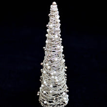 Lade das Bild in den Galerie-Viewer, Weihnachtsbaum mit Perlen und Glöckchen Weihnachtsdekoration Kunsthandel Rueckeshaeuser
