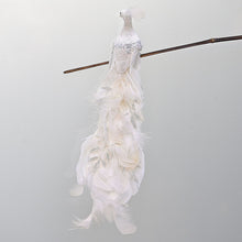 Lade das Bild in den Galerie-Viewer, Weißer Pfau auf Clip, ca. 38 cm Weihnachtsbaumschmuck Kunsthandel Rueckeshaeuser
