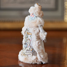 Lade das Bild in den Galerie-Viewer, Winter Santa im silbernen Gewand Weihnachtsbaumschmuck Kunsthandel Rueckeshaeuser
