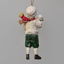 Lade das Bild in den Galerie-Viewer, Winterkinder / Junge mit jungem Hund Weihnachtsbaumschmuck Kunsthandel Rueckeshaeuser
