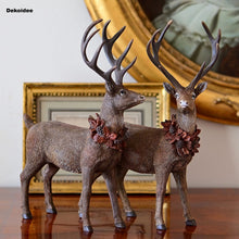 Lade das Bild in den Galerie-Viewer, Wunderschöner naturalistischer Hirsch, Kopf nach links gedreht Weihnachtsdekoration Kunsthandel Rueckeshaeuser

