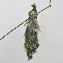 Lade das Bild in den Galerie-Viewer, Zauberhafter grüner Pfau auf Clip, XX cm Weihnachtsbaumschmuck Kunsthandel Rueckeshaeuser
