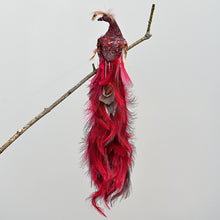 Lade das Bild in den Galerie-Viewer, Zauberhafter roter Pfau auf Clip, XX cm Weihnachtsbaumschmuck Kunsthandel Rueckeshaeuser
