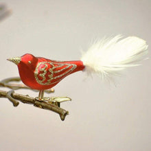 Lade das Bild in den Galerie-Viewer, Kleiner roter Vogel auf Clip Mundgeblasener Weihnachtsschmuck Kunsthandel Rueckeshaeuser
