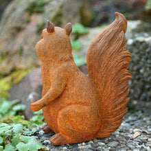Lade das Bild in den Galerie-Viewer, Lustiges Eichhörnchen Gartendekoration Kunsthandel Rueckeshaeuser
