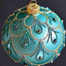 Lade das Bild in den Galerie-Viewer, Mundgeblasene Weihnachtskugel / blau/grün matt 8 cm / Pfauenfedermuster Mundgeblasene Weihnachtskugel Kunsthandel Rueckeshaeuser
