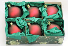 Lade das Bild in den Galerie-Viewer, Mundgeblasene Weihnachtskugel / bordeaux matt 8 cm / 6-er Karton Mundgeblasene Weihnachtskugel Kunsthandel Rueckeshaeuser
